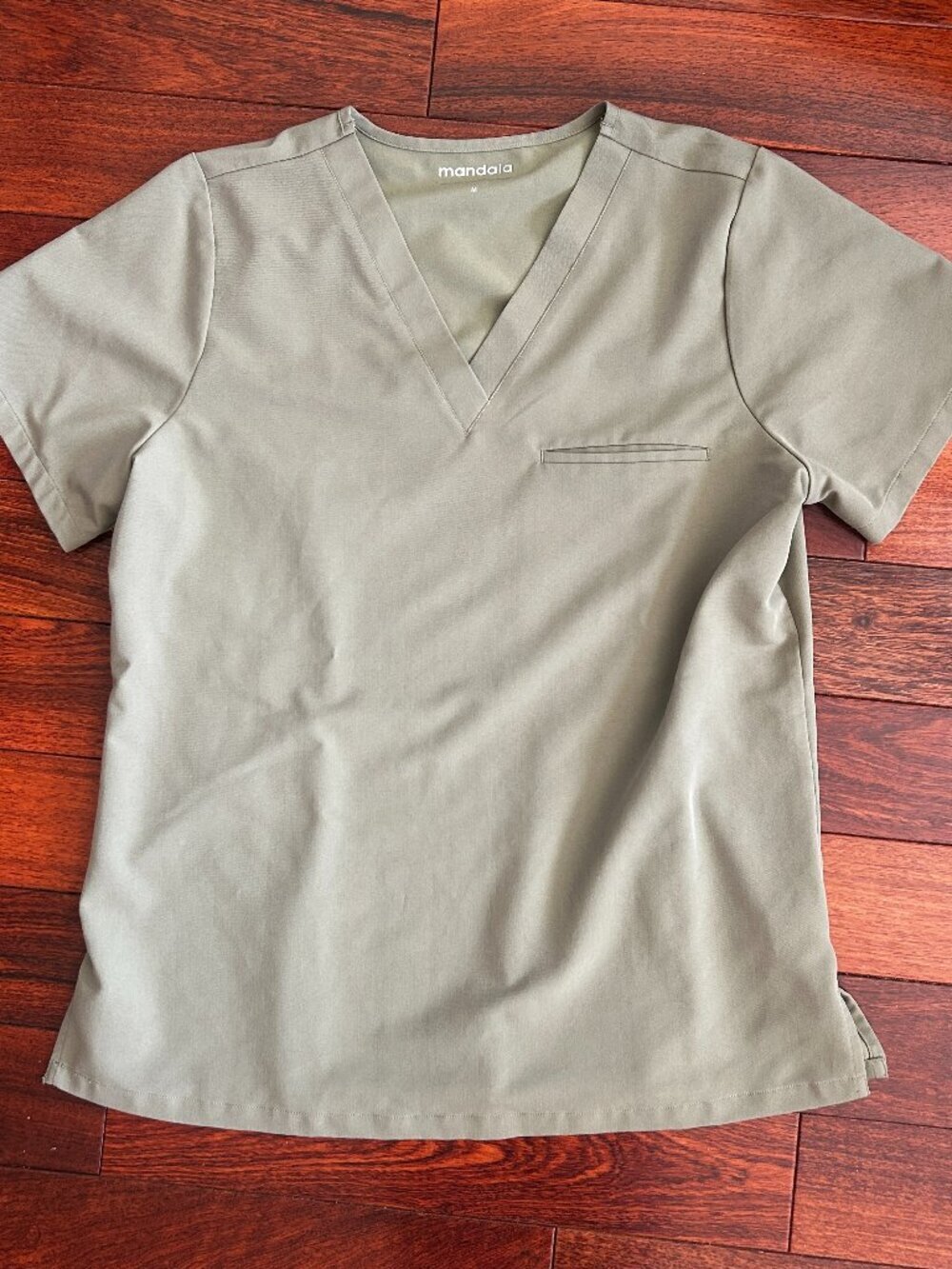 Mandala Scrub Top Women's Medium Sage Green V-Neck Stretch Medical Uniform